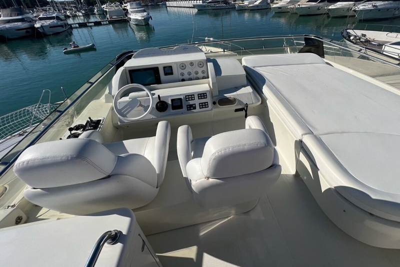 Dominator 65ft rental dubai alfa yachts